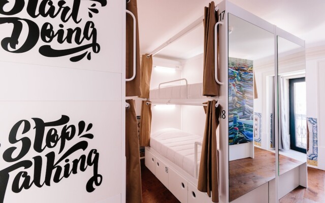 Lisbon South Hostel
