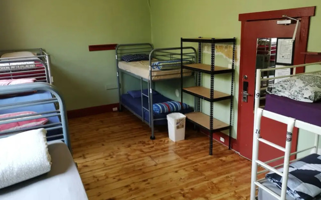 Market Tavern - Hostel and Bar