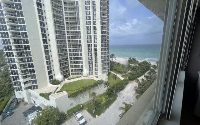 Areia Azul Aparts Miami