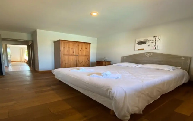 Le Frene With Private Swimming Pool