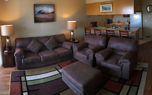 Waters Edge 111