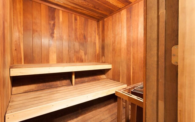 Ski Inn Condominiums by Resort Lodging Company