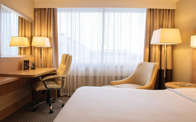 Renaissance London Heathrow Hotel