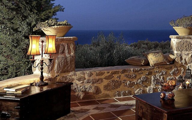 Bozonos Luxury Villa