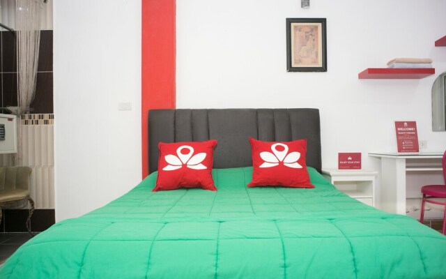 ZEN Rooms Mahajak Residence