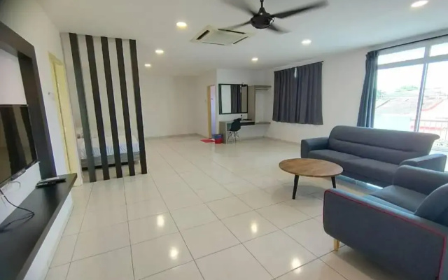 SWEET DREAM HOME 20PAX 3-Storey 5R5B SITIAWAN