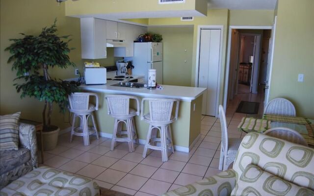 Seacrest 703 by RedAwning