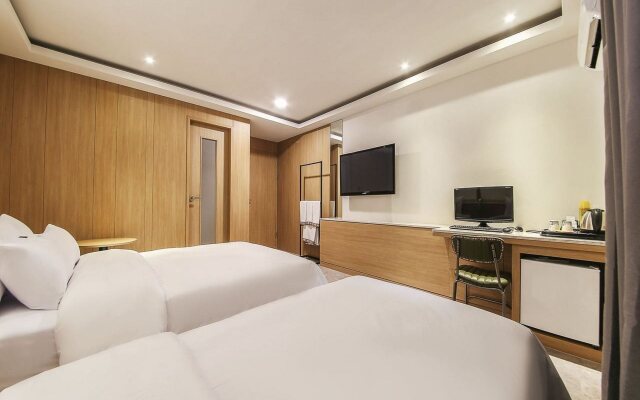 Moon Hotel