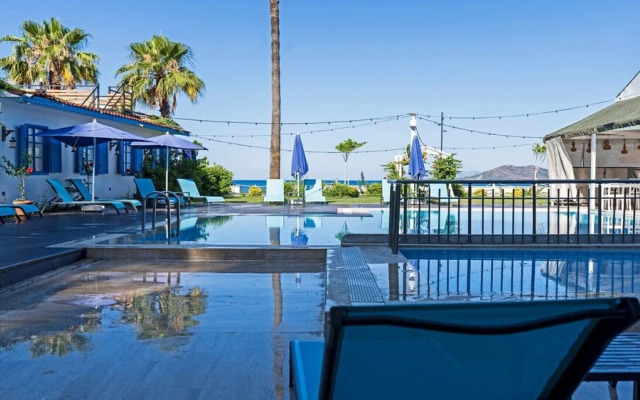 Uras Beach Hotel