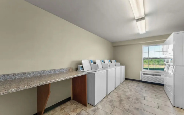 Risewell Kitchen Suites Pleasanton