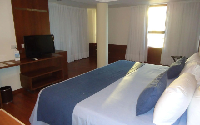 Hotel Puerto Amarras