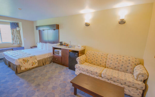 Auburn Travelodge Inn and Suites