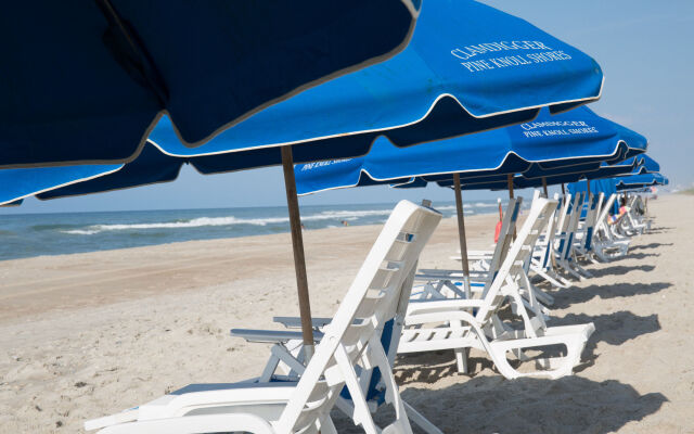 Crystal Coast Oceanfront Hotel