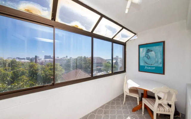 Bright and Homey 1 Bedroom in Gardens