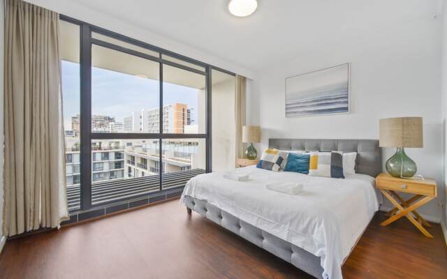 HomeHotel Stylish 3 Bed Clean & Comfort