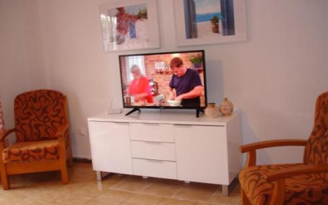 Apartment 60