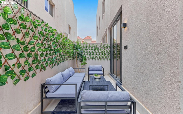 bnbmehomes - Pvt Rooftop in Al Malqa -C4