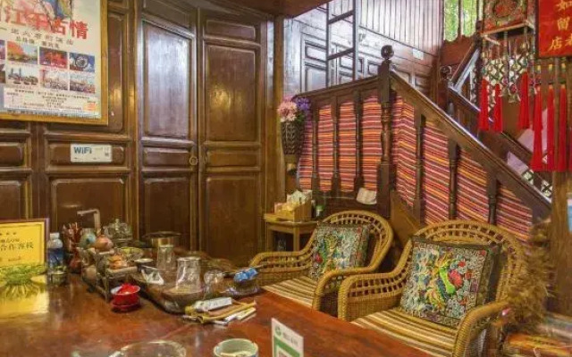 丽江新月阁客栈