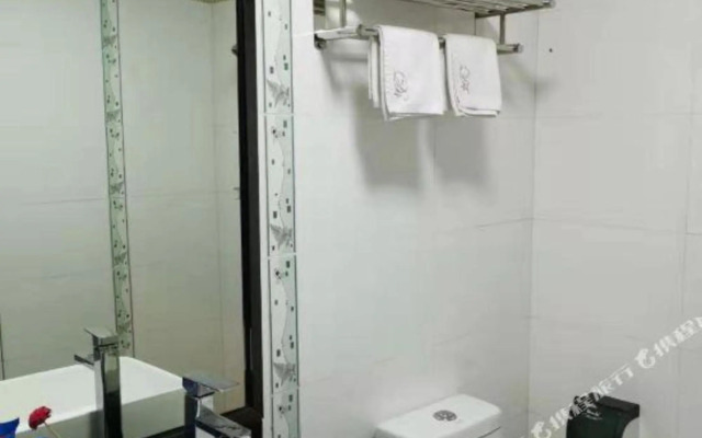 Disi Premium Hotel (Shenzhen Longdong Subway Station)