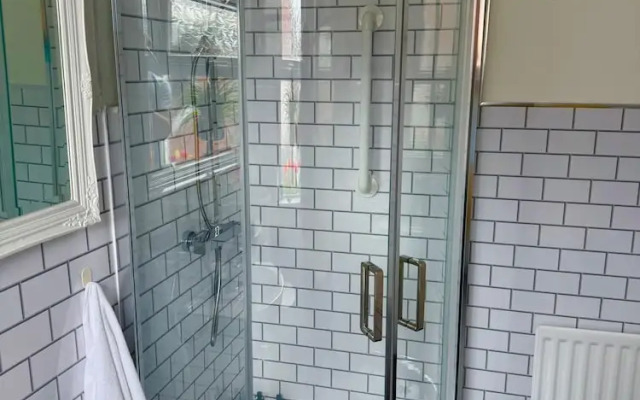 Madrid Street Cozy Retreat in Belfast