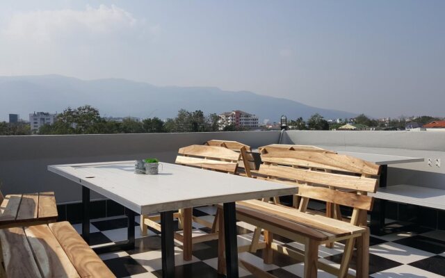 Roof And Room Hostel