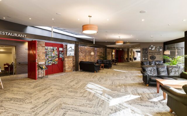 The Old Woolstore Apartment Hotel