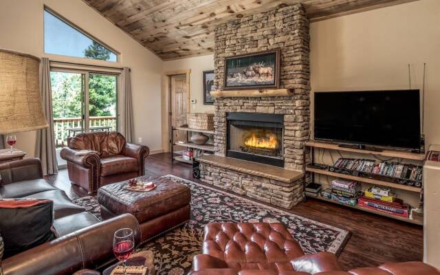 LOGINN - Four Bedroom Cabin