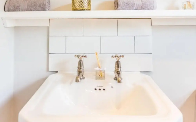 The Romsey Lofthouse - Charming & Bright 3BDR Home