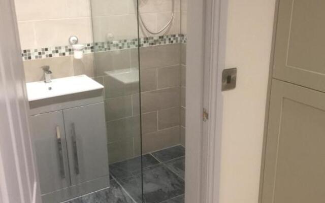 Private en-suite guestroom Ruthin