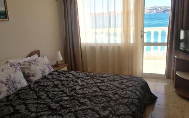 Lotos Hotel
