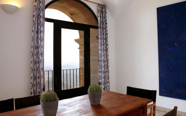 Petit Hotel Hostatgeria Sant Salvador