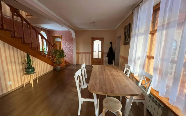 Красный Дом