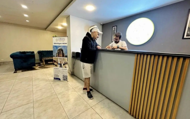 Bling Hotel International