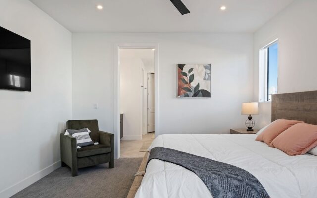 Hello Sunshine 6 Bedroom Home