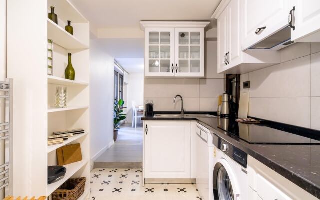 Convenient Flat w Garden 10 min to Galataport