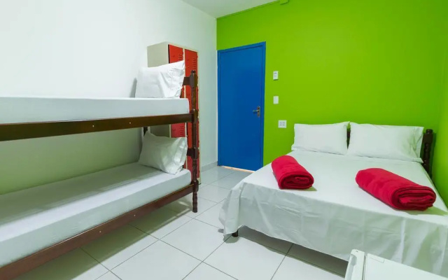 Cabanas Hostel & Suites