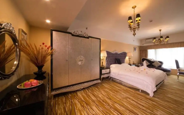 Chengdu Longhu Beach Hotel