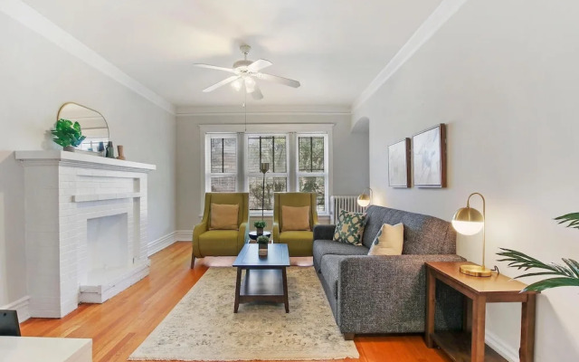 Feel at Home 2BR Apt - Buckingham 3