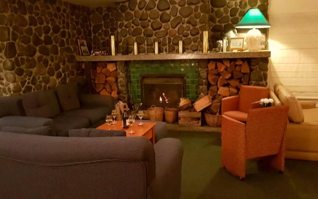 Rainbow Point Motel