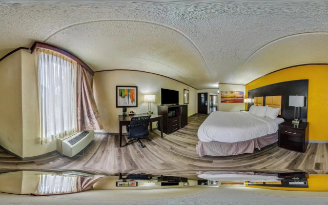 Clarion Pointe Lake Jackson - Clute