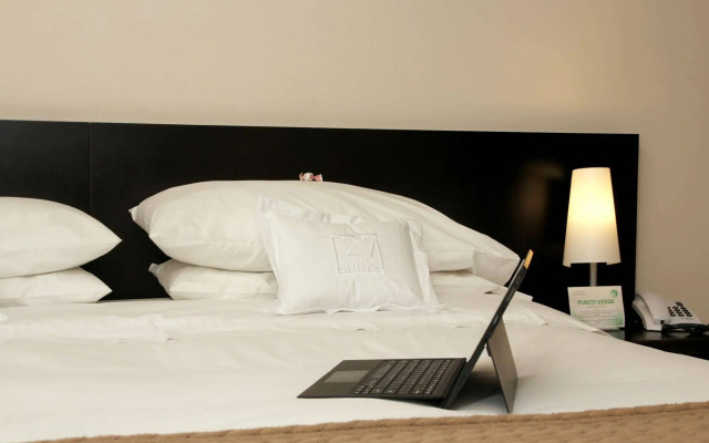 27 Suites Apart Hotel