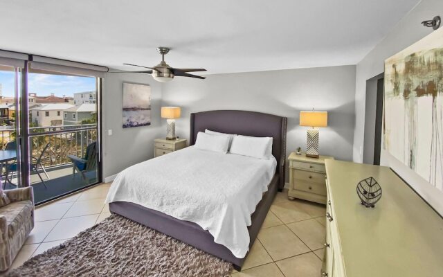 Mainsail Condominiums