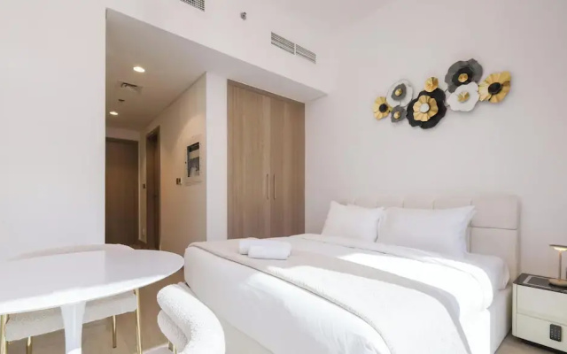 Stylish Riviera Studio Near Downtown