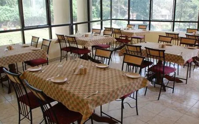 Hotel Crystal Court