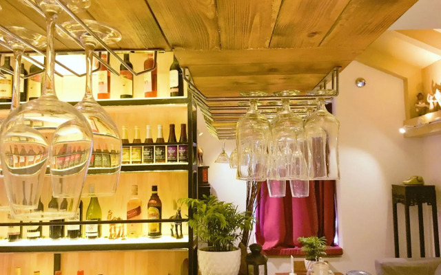Luoyang Yijia Culture Hotel