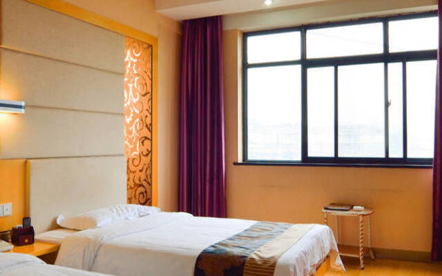 Xianning Jia Yuan Business Hotel