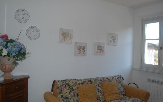 Quaint Apartment in Certaldo with Swimming Pool