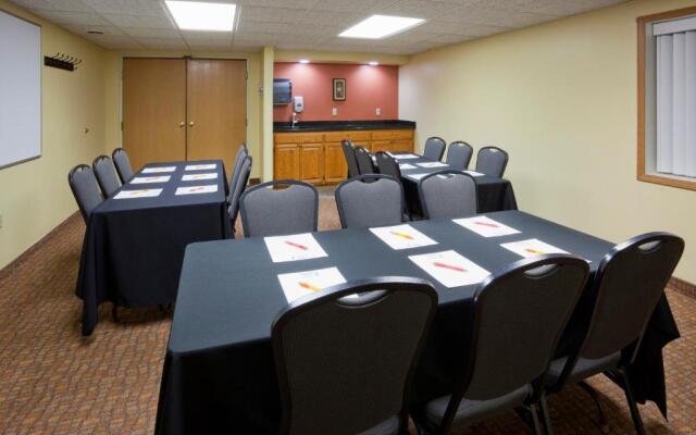 Paynesville Inn And Suites