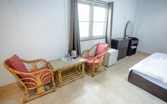 Mitr Inn Hua Hin Beach