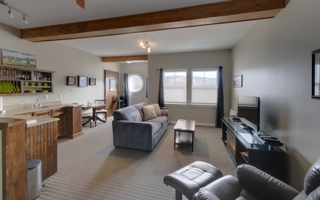 Seaside Suites